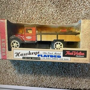 VTG Ertl 1931 Hawkeye Flatbed Lumber Load Bank True Value Hardware Diecast